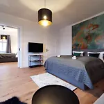 דירה Bohnapartments Ega Stadtblick - Garten - Wlan - Naehe Theater Ega Und Messe ארפורט