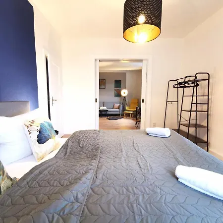 Bohnapartments Ega Stadtblick - Garten - Wlan - Naehe Theater Ega Und Messe Appartement *